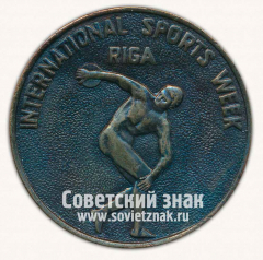 АВЕРС: Настольная медаль «Рижская спортивная неделя латвийского морского пароходства (ЛМП)» № 12881а